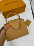  Сумка женская CAPUCINES 31 см Louis Vuitton Артикул LUX-83886. Вид 7