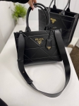 Сумка женская Prada Артикул LUX-84354. Вид 1