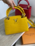 Сумка женская Capucines 27 см Louis Vuitton Артикул LUX-85425. Вид 1