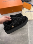 Меховые тапочки  Louis Vuitton Артикул LUX-99635. Вид 1