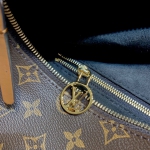 Сумка-хобо Loop Louis Vuitton Артикул LUX-79816. Вид 4