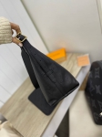 Сумка-хобо Carry All  Louis Vuitton Артикул LUX-81151. Вид 5