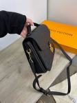 Сумка женская Pochette Louis Vuitton Артикул LUX-82508. Вид 2