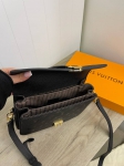 Сумка женская Pochette Louis Vuitton Артикул LUX-82508. Вид 4