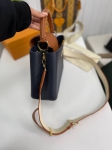 Сумка женская Capucines Louis Vuitton Артикул LUX-83566. Вид 2