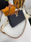 Сумка женская Capucines Louis Vuitton Артикул LUX-83566. Вид 6