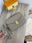 Сумка женская Pochette Louis Vuitton Артикул LUX-83885. Вид 1