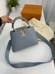Сумка женская Capucines  Louis Vuitton Артикул LUX-84035. Вид 1