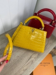 Сумка женская Capucines 27 см Louis Vuitton Артикул LUX-85425. Вид 8