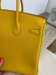 Сумка женская  Birkin, 25 PHW, Jaune Ambre color Hermes Артикул LUX-85680. Вид 4