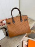 Сумка женская  Birkin Ostrich GHW, 30 cm, GHW Hermes Артикул LUX-90304. Вид 6