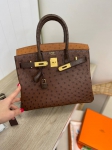 Сумка женская  Birkin Ostrich GHW, 30 cm, GHW Hermes Артикул LUX-90304. Вид 1