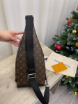 Сумка-слинг Louis Vuitton Артикул LUX-90526. Вид 5