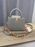 Сумка женская Capucines Louis Vuitton Артикул LUX-107217. Вид 1