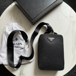 Сумка-слинг Prada Артикул LUX-108269. Вид 1