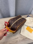 Косметичка Louis Vuitton Артикул LUX-108905. Вид 4