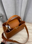  Сумка женская  Capucines  Louis Vuitton Артикул LUX-114387. Вид 4