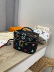 Косметичка  Louis Vuitton Артикул LUX-115682. Вид 1