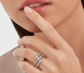 Золотое кольцо с бриллиантами  Serpenti Bvlgari Артикул LUX-116354. Вид 1