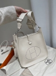 Сумка женская  Evelyne 29 cm Clemence leather Hermes Артикул LUX-120965. Вид 1