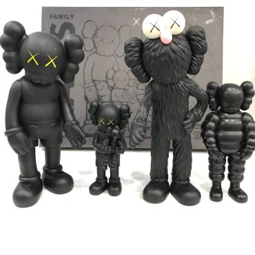 Статуэтки ‘’KAWS family’’   LUX-92025