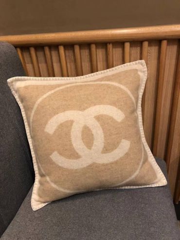  Декоративная подушка Chanel LUX-94057