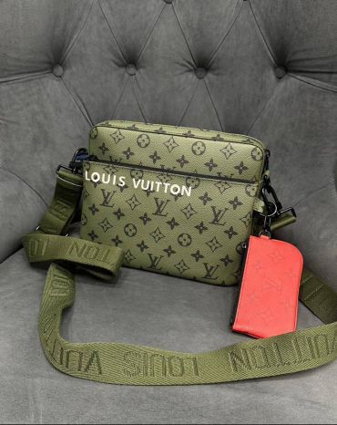 Сумка-слинг  Louis Vuitton LUX-100517