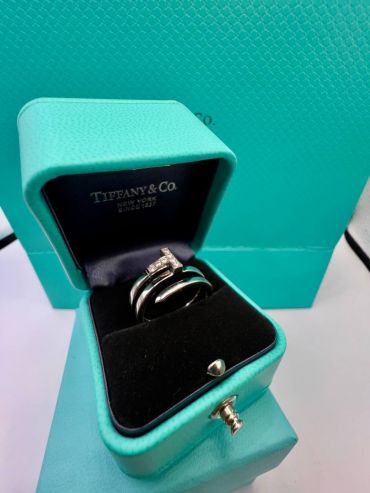 Кольцо Tiffany&Co LUX-107690