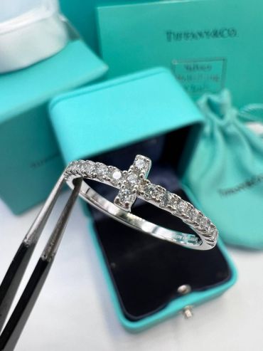 Кольцо Tiffany&Co LUX-110206