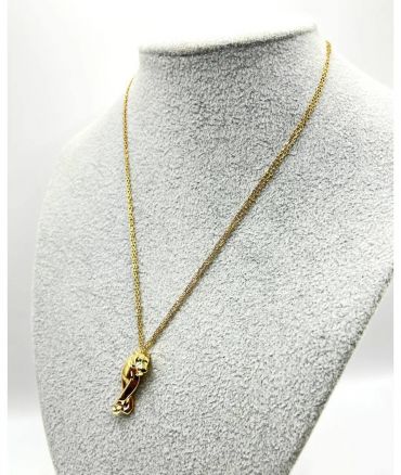 Подвеска   Panth?re Necklace выполнена из жёлтого золота 750 пробы, украшена цаворитом и ониксом